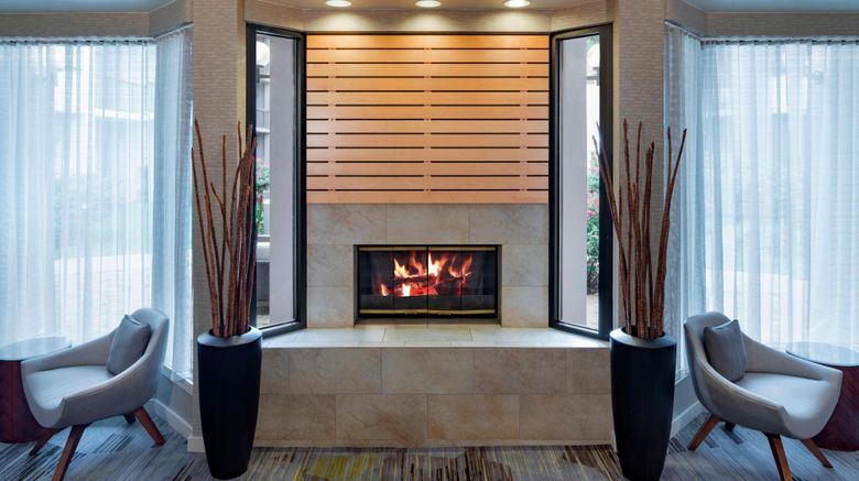 <b>Courtyard by Marriott Westchester County Lobby</b>. Images powered by <a href="https://www.leonardoworldwide.com/" title="Leonardo Worldwide" target="_blank">Leonardo</a>.