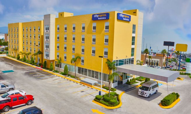City Suites by Marriott Toluca Exterior