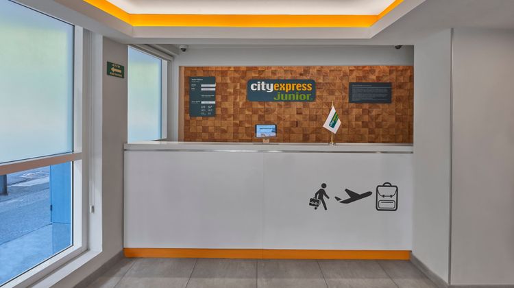 City Express Junior by Marriott Lobby
