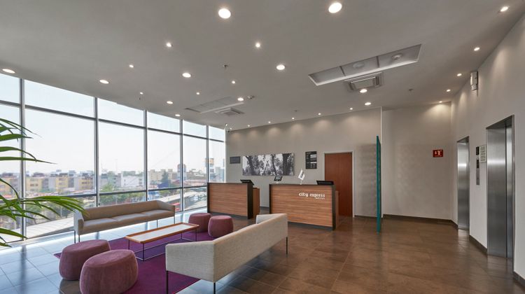 City Express by Marriott La Raza Lobby