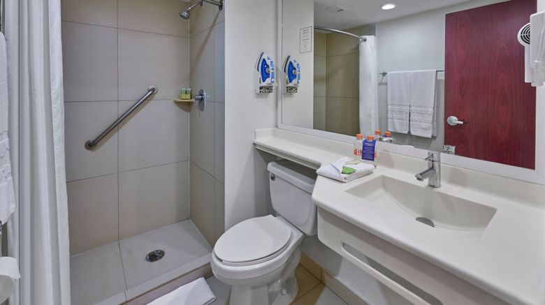 <b>City Express by Marriott Lazaro Cardenas Room</b>. Images powered by <a href="https://www.leonardoworldwide.com/" title="Leonardo Worldwide" target="_blank">Leonardo</a>.