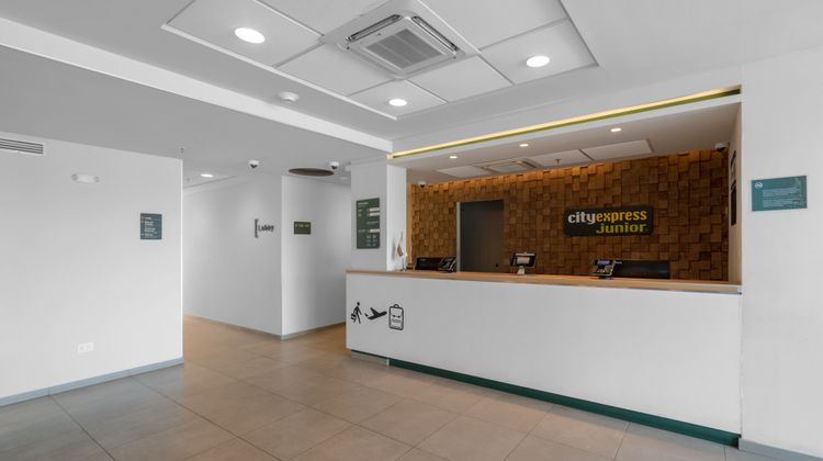 City Express Junior by Marriott Lobby