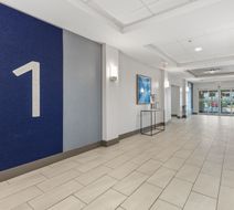 Holiday Inn Express Hotel & Suites Exterior