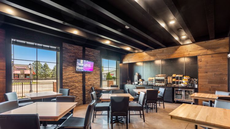 Cobblestone Hotels & Suites Restaurant