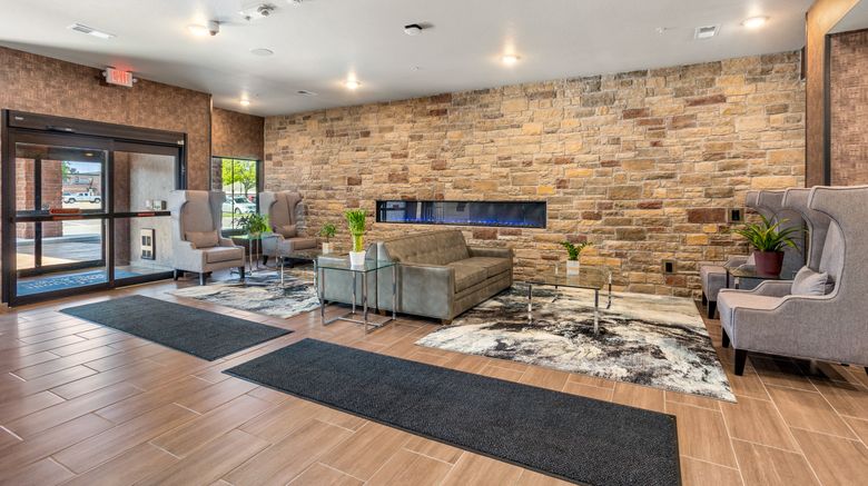<b>Cobblestone Hotels & Suites Lobby</b>. Images powered by <a href="https://www.leonardoworldwide.com/" title="Leonardo Worldwide" target="_blank">Leonardo</a>.