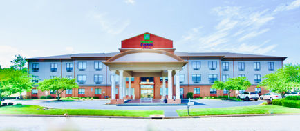 Holiday Inn Express Hotel & Suites Exterior