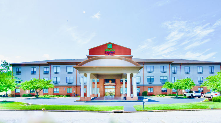 Holiday Inn Express Hotel & Suites Exterior