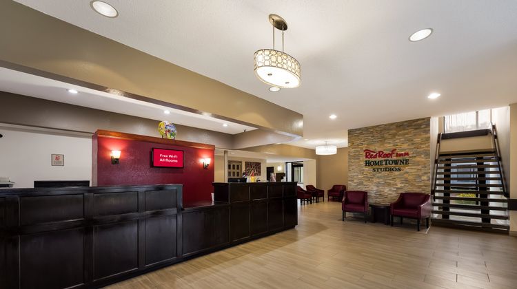 Red Roof Inn Painted Post Lobby