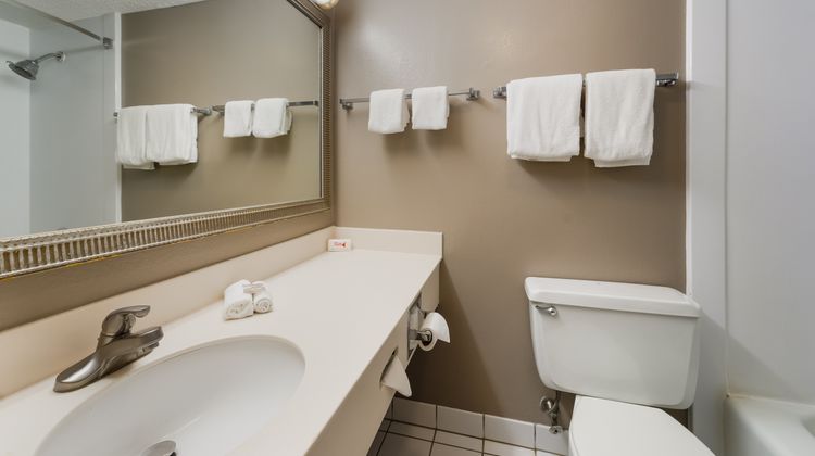Red Roof Inn Painted Post Room
