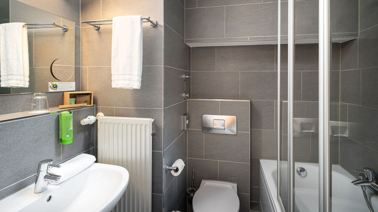 <b>Mainhaus Stadthotel Frankfurt Room</b>. Images powered by <a href="https://www.leonardoworldwide.com/" title="Leonardo Worldwide" target="_blank">Leonardo</a>.