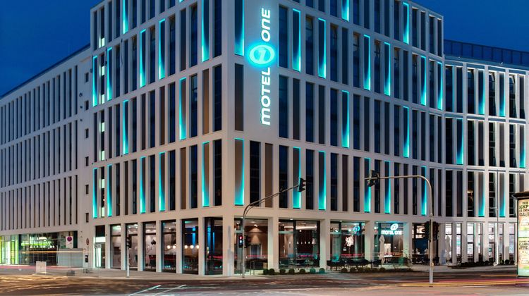 Motel One Cologne Waidmarkt Exterior