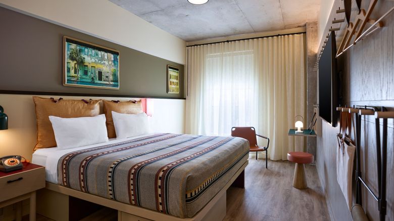 <b>Moxy Charleston Downtown Room</b>. Images powered by <a href="https://www.leonardoworldwide.com/" title="Leonardo Worldwide" target="_blank">Leonardo</a>.