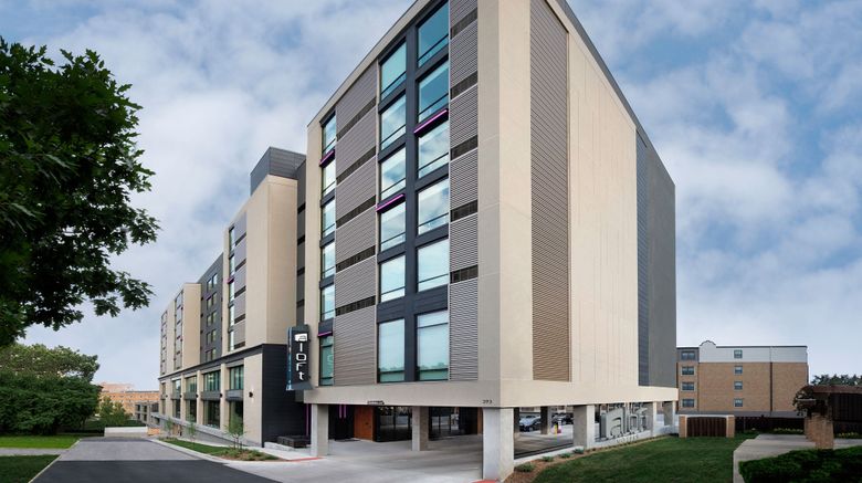 <b>aloft Kansas City Country Club Plaza Exterior</b>. Images powered by <a href="https://www.leonardoworldwide.com/" title="Leonardo Worldwide" target="_blank">Leonardo</a>.