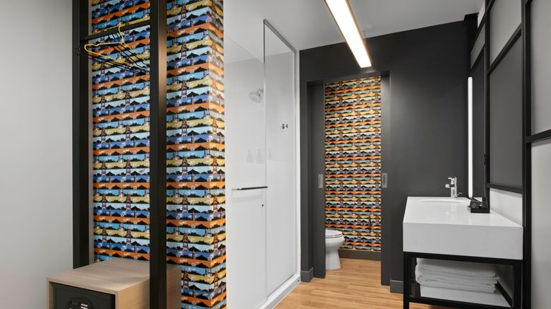 <b>aloft Kansas City Country Club Plaza Room</b>. Images powered by <a href="https://www.leonardoworldwide.com/" title="Leonardo Worldwide" target="_blank">Leonardo</a>.