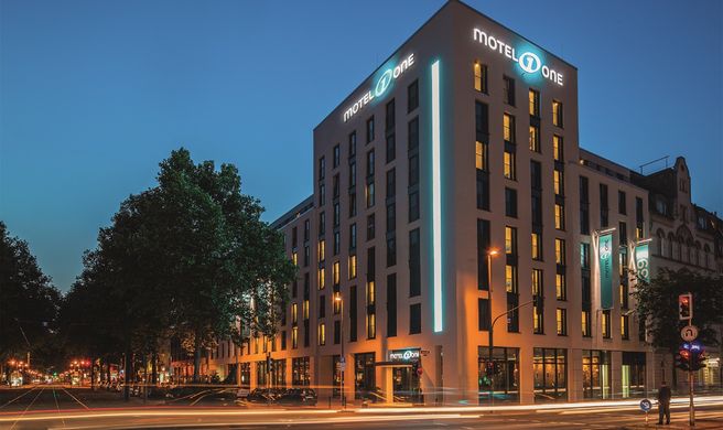 Motel One Dusseldorf-Central Station Exterior