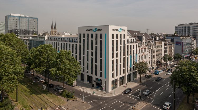 Motel One Dusseldorf-Central Station Exterior