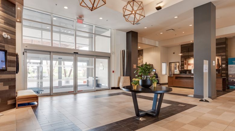 <b>Four Points by Sheraton Kelowna Airport Lobby</b>. Images powered by <a href="https://www.leonardoworldwide.com/" title="Leonardo Worldwide" target="_blank">Leonardo</a>.