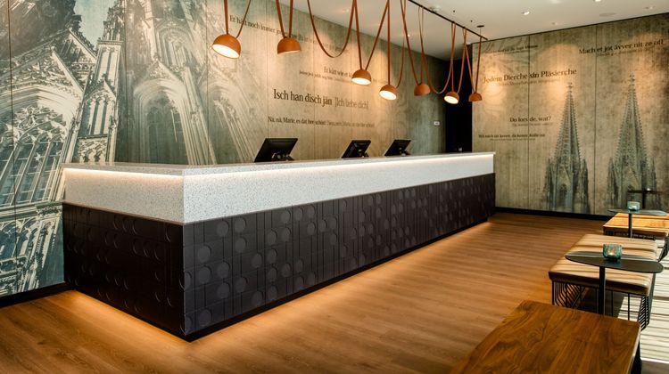 Motel One Cologne-Mediapark Lobby
