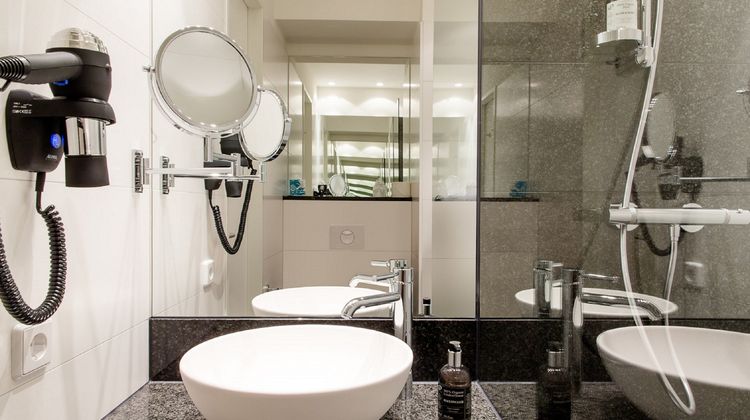 Motel One Cologne-Mediapark Room