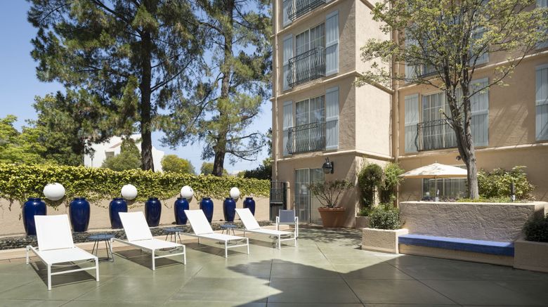 <b>The Westin Palo Alto Pool</b>. Images powered by <a href="https://www.leonardoworldwide.com/" title="Leonardo Worldwide" target="_blank">Leonardo</a>.