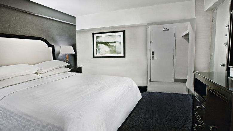 <b>Sheraton Fallsview Hotel Room</b>. Images powered by <a href="https://www.leonardoworldwide.com/" title="Leonardo Worldwide" target="_blank">Leonardo</a>.