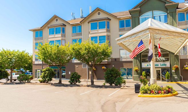 Sandman Hotel Victoria Exterior