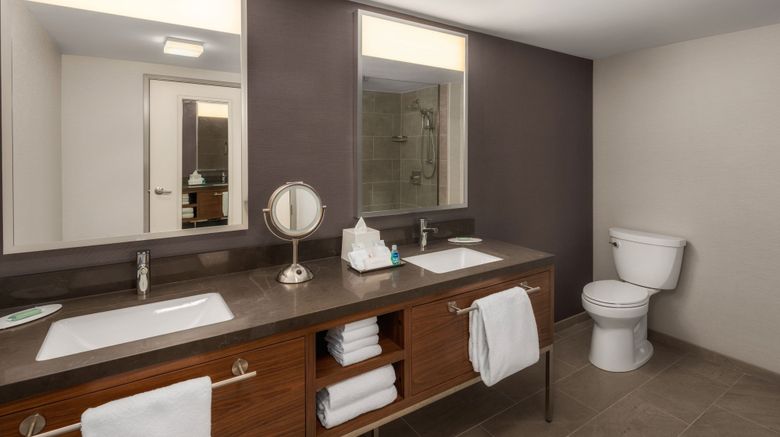 <b>Courtyard Seattle Bellevue/Downtown Room</b>. Images powered by <a href="https://www.leonardoworldwide.com/" title="Leonardo Worldwide" target="_blank">Leonardo</a>.