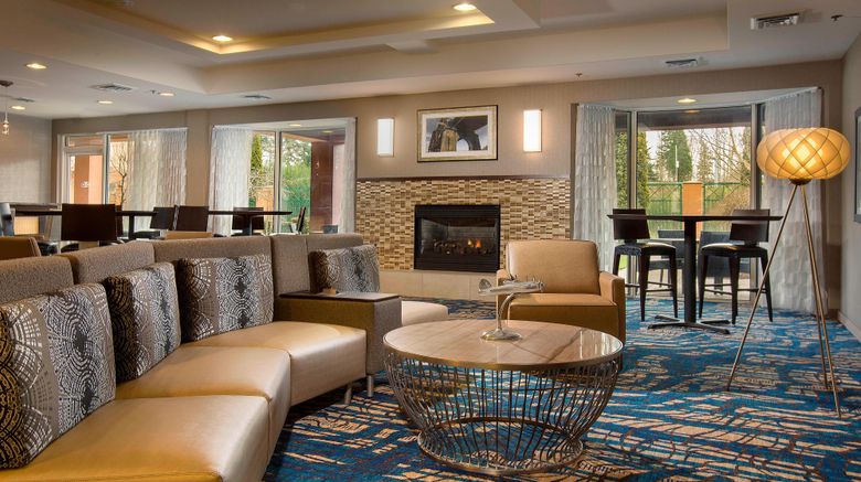 <b>Courtyard Seattle North/Lynnwood Everett Lobby</b>. Images powered by <a href="https://www.leonardoworldwide.com/" title="Leonardo Worldwide" target="_blank">Leonardo</a>.