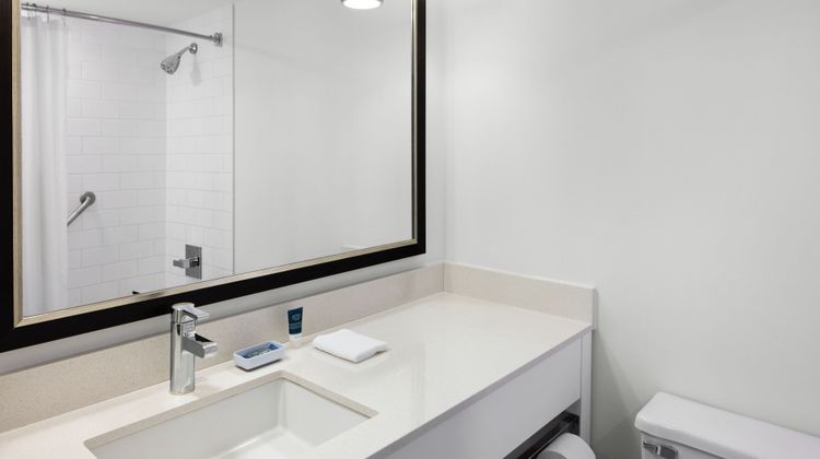 Four Points by Sheraton Edmonton South Room