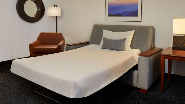 <b>Courtyard by Marriott Calgary Airport Suite</b>. Images powered by <a href="https://www.leonardoworldwide.com/" title="Leonardo Worldwide" target="_blank">Leonardo</a>.