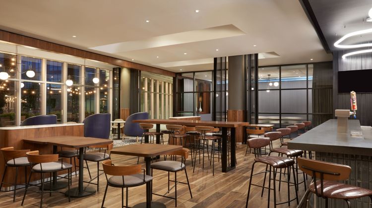 Courtyard by Marriott Calgary Airport Restaurant