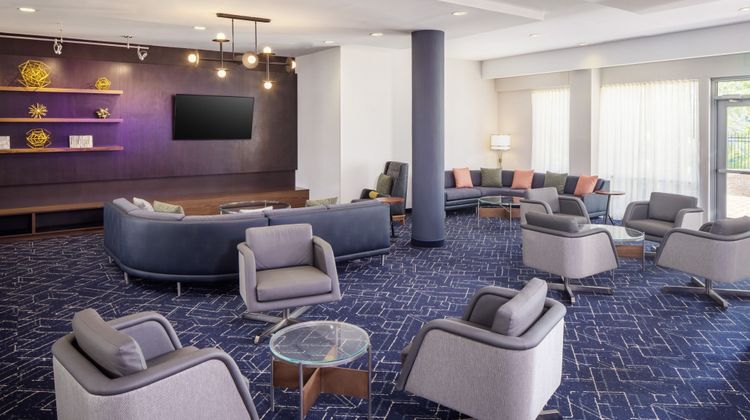 Courtyard by Marriott Charleston Lobby