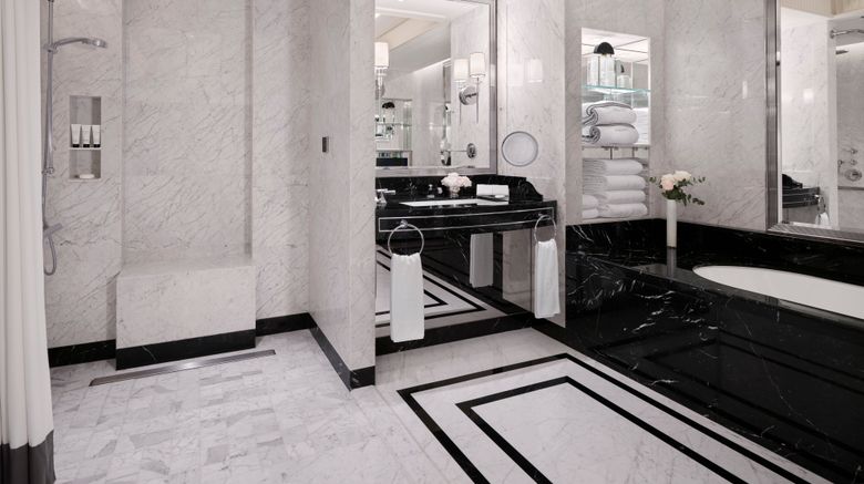 <b>The Peninsula Paris Room</b>. Images powered by <a href="https://www.leonardoworldwide.com/" title="Leonardo Worldwide" target="_blank">Leonardo</a>.