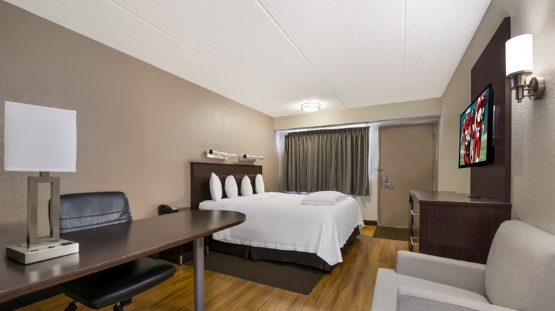 <b>Red Roof PLUS+ Nashville Airport Room</b>. Images powered by <a href="https://www.leonardoworldwide.com/" title="Leonardo Worldwide" target="_blank">Leonardo</a>.