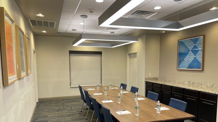 Holiday Inn Express & Suites Montgomery Meeting