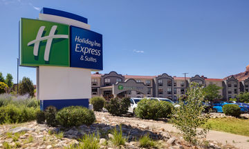 Holiday Inn Express Hotel & Suites