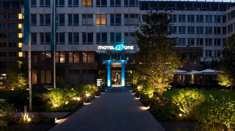 Motel One Muenchen Campus Lobby