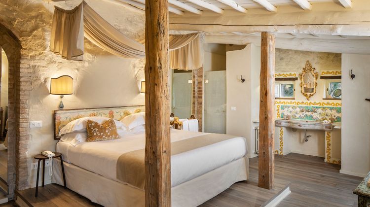 Lupaia Room
