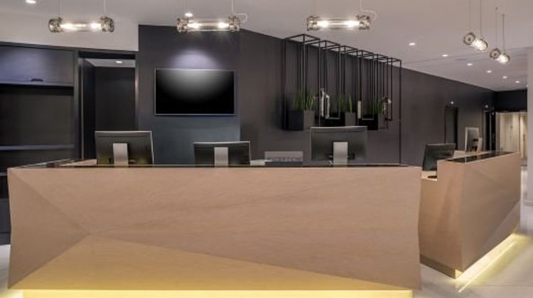 Jangle Hotel Paris CDG Airport Lobby
