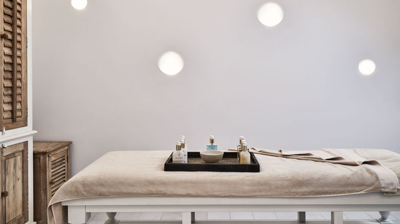 <b>Katikies Mykonos Spa</b>. Images powered by <a href="https://www.leonardoworldwide.com/" title="Leonardo Worldwide" target="_blank">Leonardo</a>.