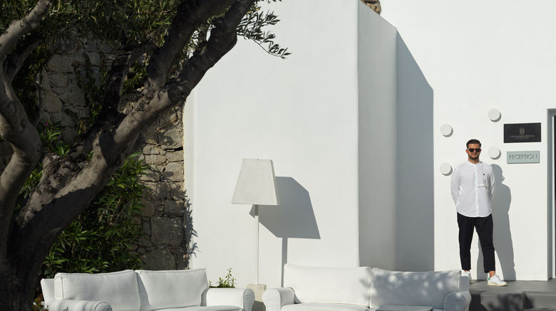 <b>Katikies Mykonos Lobby</b>. Images powered by <a href="https://www.leonardoworldwide.com/" title="Leonardo Worldwide" target="_blank">Leonardo</a>.