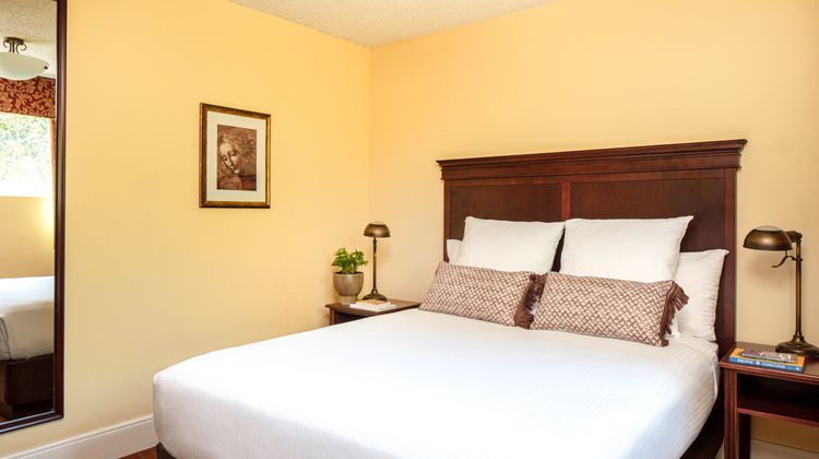 Park Lane Suites & Inn Suite