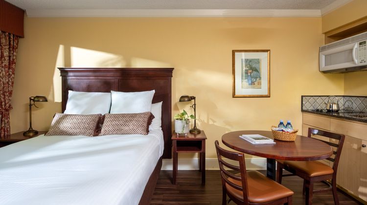 Park Lane Suites & Inn Suite