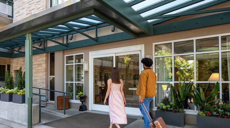 Park Lane Suites & Inn Exterior