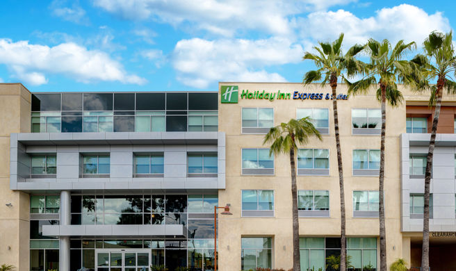 Holiday Inn Express Glendale Downtown Exterior