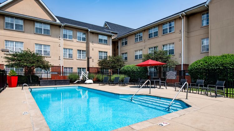 Residence Inn by Marriott Airport Pool