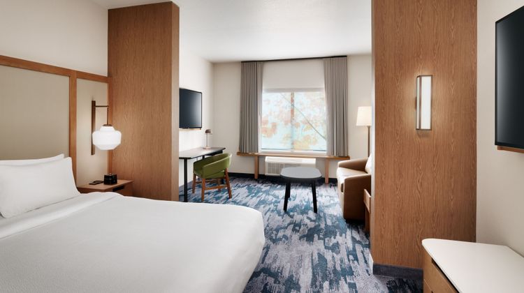 Fairfield Inn & Stes Houston League City Suite