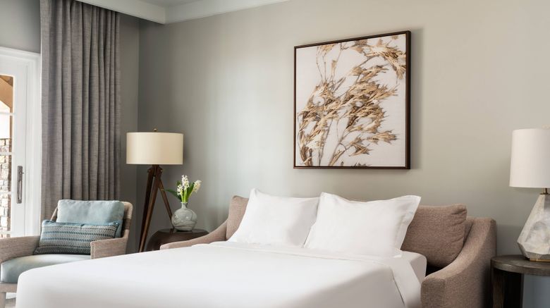 <b>The Ritz-Carlton Reynolds, Lake Oconee Suite</b>. Images powered by <a href="https://www.leonardoworldwide.com/" title="Leonardo Worldwide" target="_blank">Leonardo</a>.