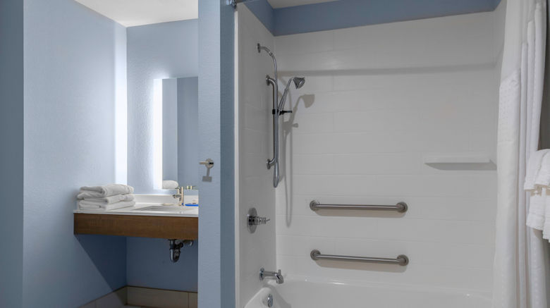 <b>Holiday Inn Express & Suites Leander Room</b>. Images powered by <a href="https://www.leonardoworldwide.com/" title="Leonardo Worldwide" target="_blank">Leonardo</a>.