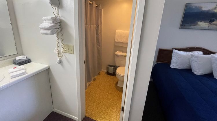 Scottish Inn Room